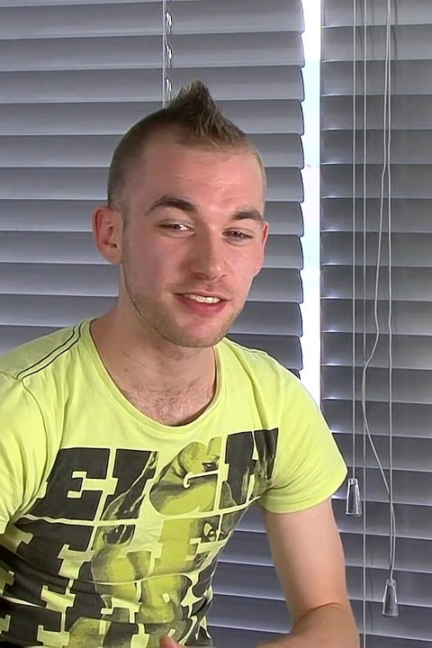 Super Horny Hung Guy Lincoln!