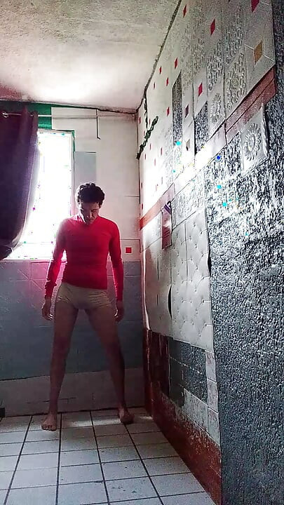 Young Mexican big polla shows off her big polla