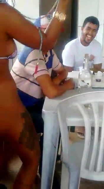 Putaria no churrasco