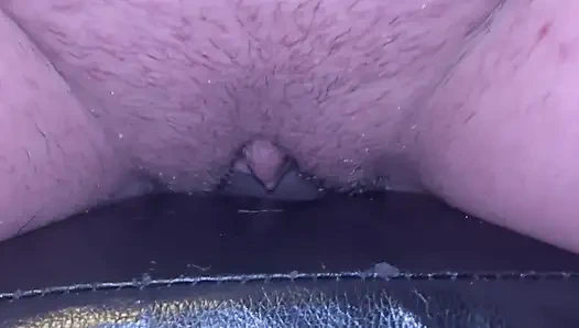 Taşaklar da dahil olmak üzere koca zenci içine alıyor