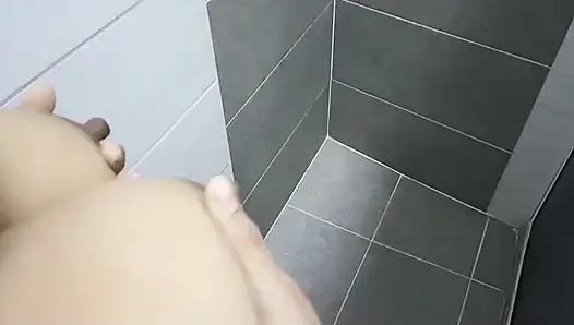 Я нашел ее на Facebook, и теперь мы лучшие друзья с правами мы трахаемся, когда мы хотим огромную грудастую 18-летнюю из Нью-йорка