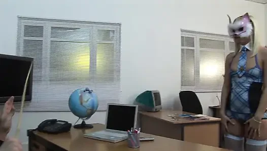 White kitty Karlie Simon gets double penetrated