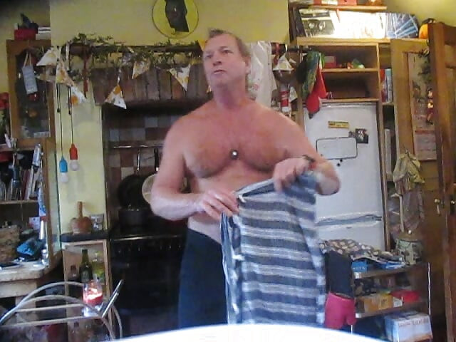 Will Polski strips naked and jerks off his throbbing dick live on cam as viewer wanks off