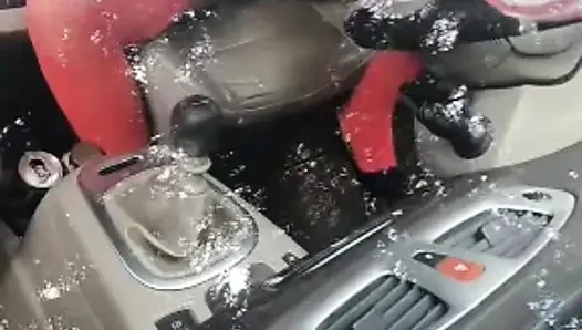 I lure voyeurs into my car in a cruising parking lot