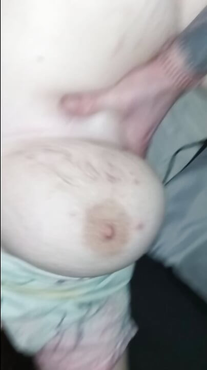 Marido me mira follar a su esposa