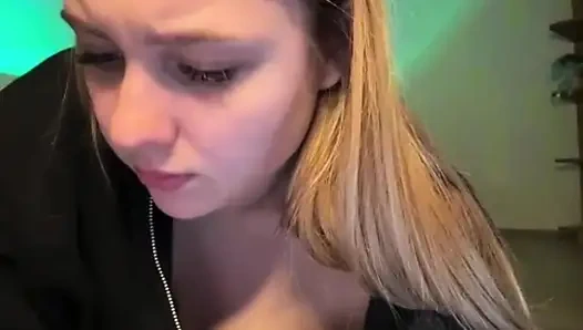 Jucielussie ile sıkı amcığı parmaklıyor