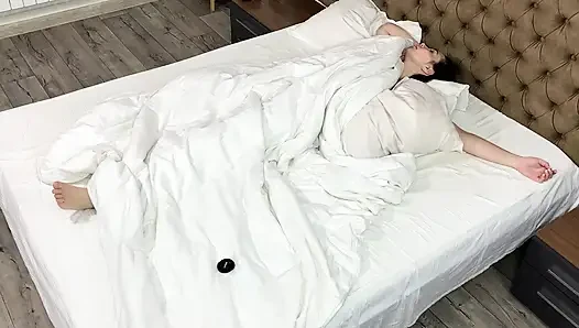 Weck stiefschwester auf und fick ihre nasse muschi