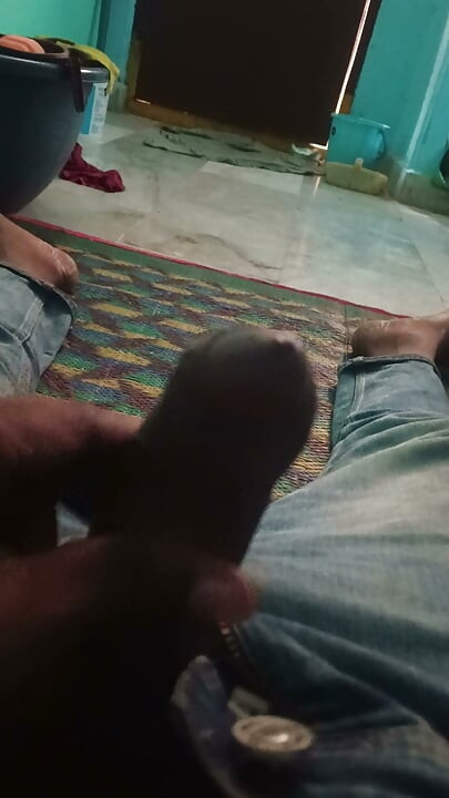 Anak kos nonton porno