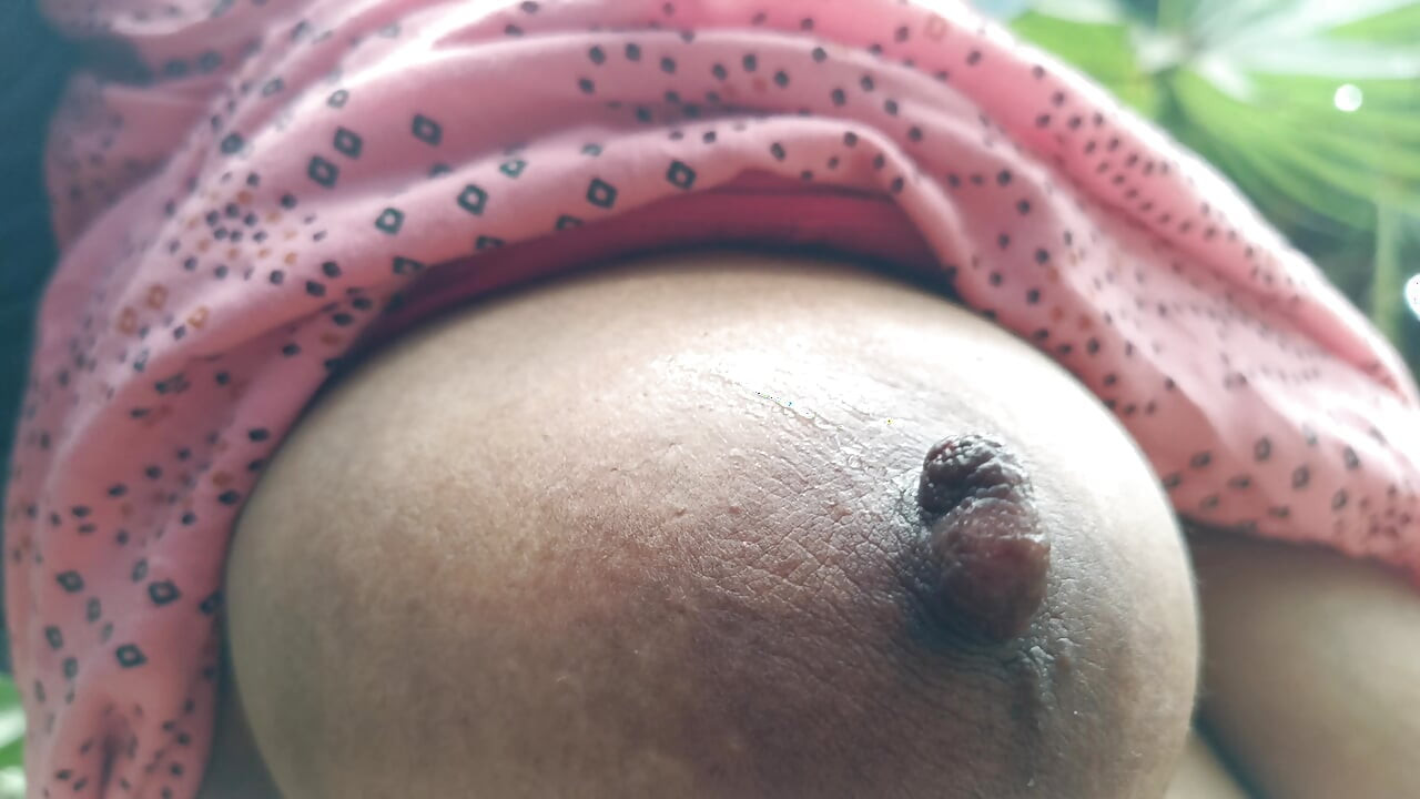 Outdoor housewife breast milk