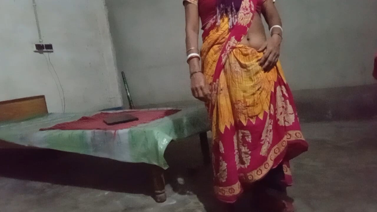 Suhagan Ki Bhooki Chudai Raat Do Baje Čistá surová touha