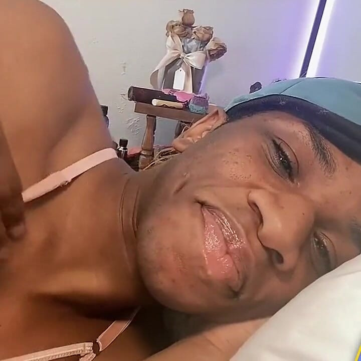 Dream Cum True Bangun di sebelahmu, adalah perasaan terbaik di dunia. Sekarang chuck sayang kayu pagi ini.