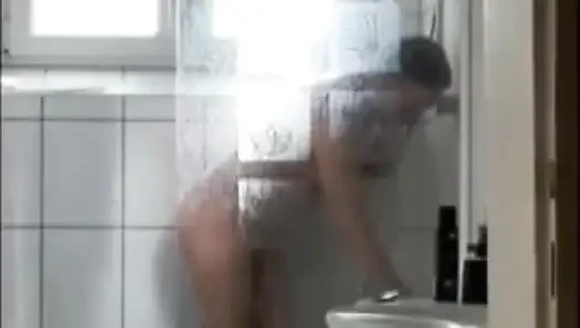 2025-03-09 Ich sah ihm beim Duschen zu