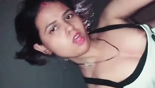 Latika seksi ngentot sama kontol besar