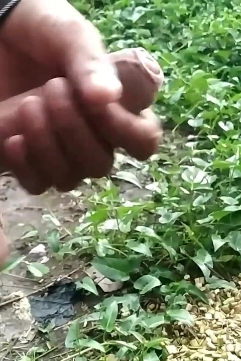 Büyük yaraklı kadın evde arka arkaya hızlı boşalıyor
