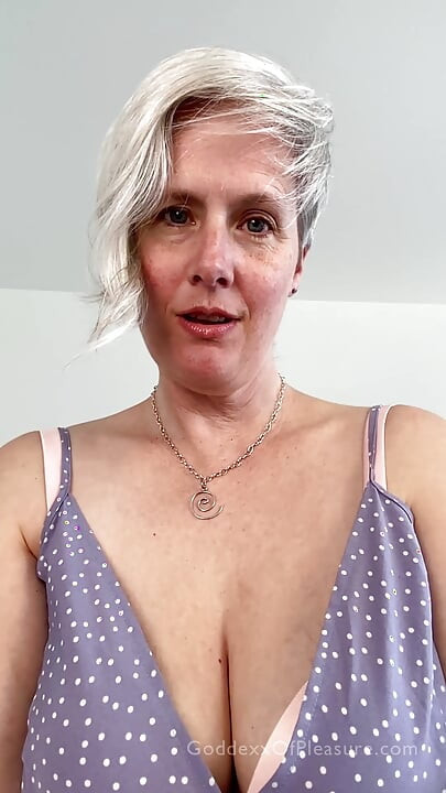 Zrela MILF Čini Te Muškarcem - Potpuno Prirodno MILF JOI Odbrojavanje do drkanja