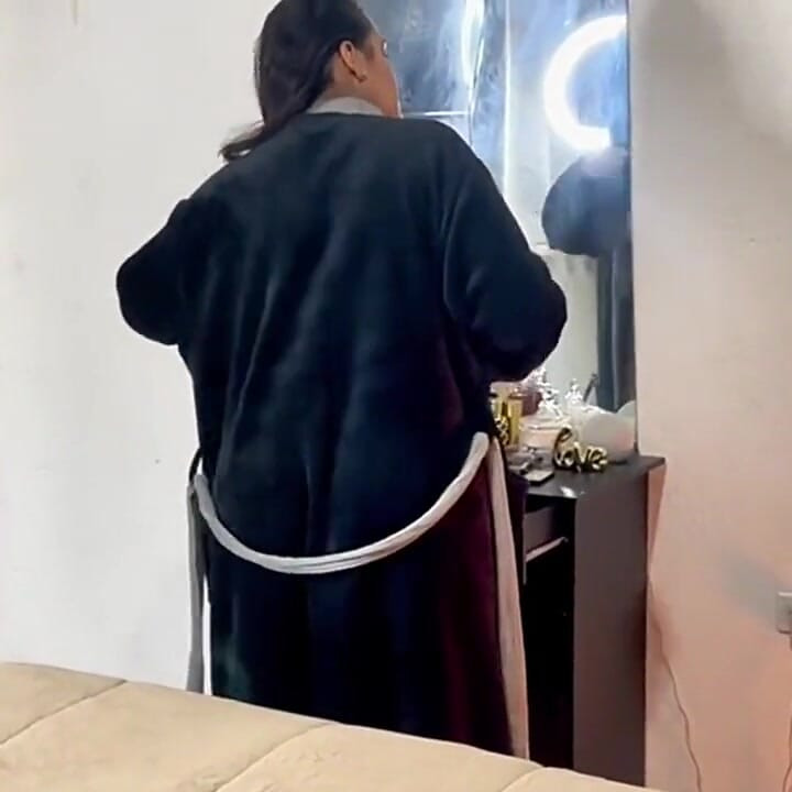 Measure the Big and Hot Ass of the Brunette What Will Be the Size of That Ass