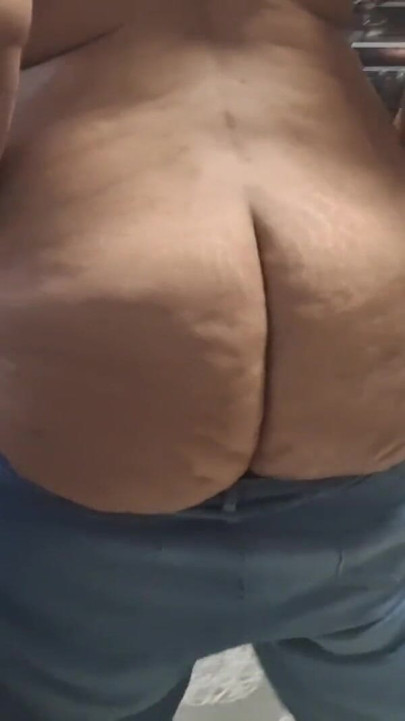 JAMAL ANAL KING FILMER ANAL QUEEN DAGLIG SLIK AT DU KAN SE HENNES PHAT SAFTIGE RUMPE | Klipp 2