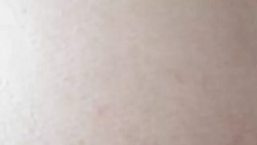 Pacar seksi yang cantik mengisap pantatnya dan setuju untuk melakukan seks anal