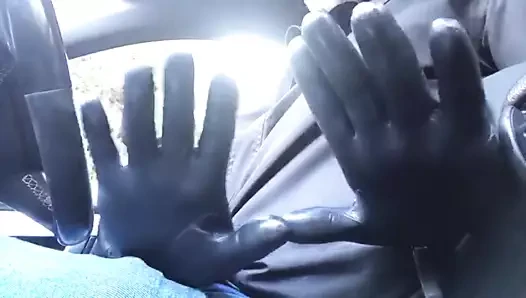 Skintight leather gloves