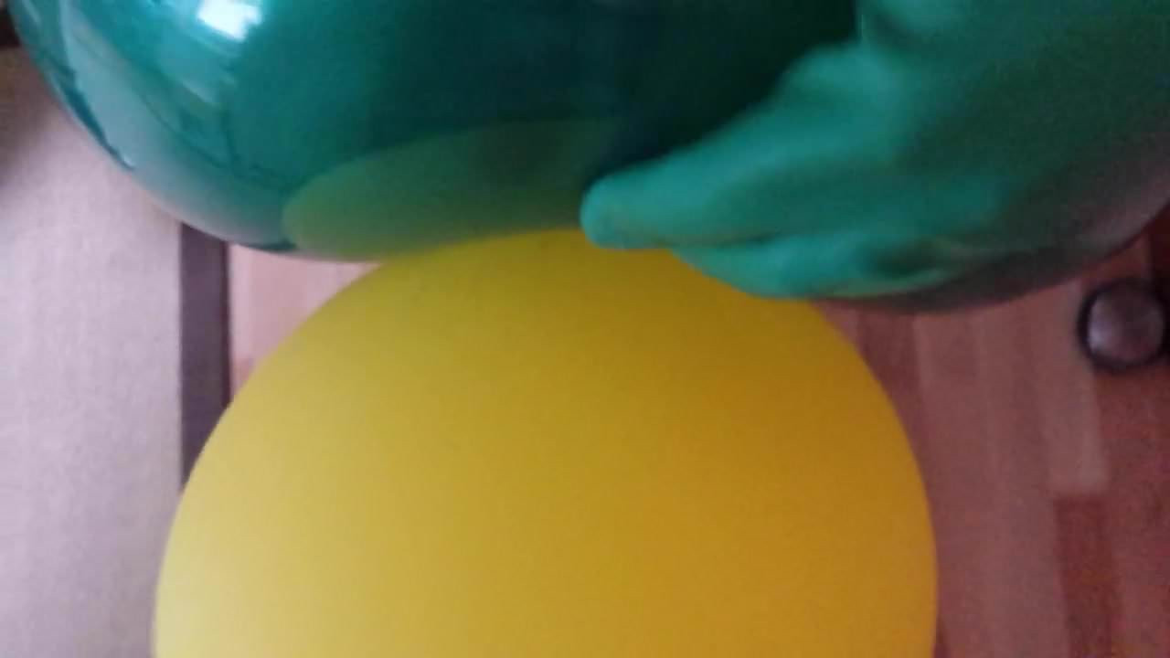 Penis im Gummiballon