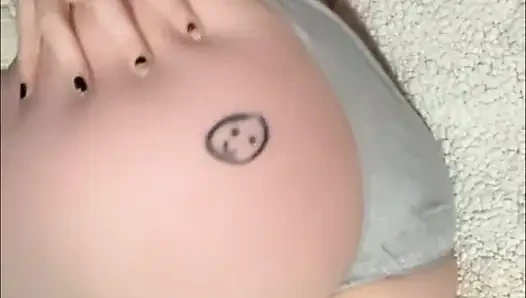 Cute girl can’t hold her pee and pisses all over her dildo