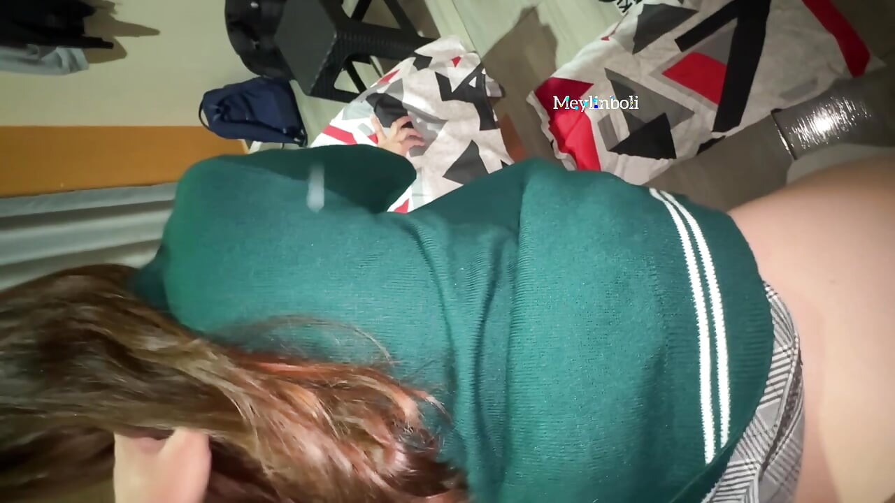 Peruvian arrecha schoolgirl I fuck her in her school uniform and screams with pleasure