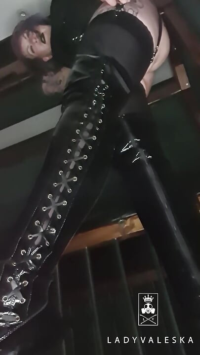 Being a Bootworship Bitch