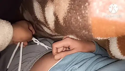 Aman tanrım oda arkadaşı büyük canavar yarak ilk kez mastürbasyon yapıyor