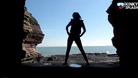 Lifejacket dan jeans di pantai