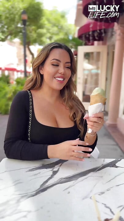 سيينا غريس تظهر جانبها المشاغب