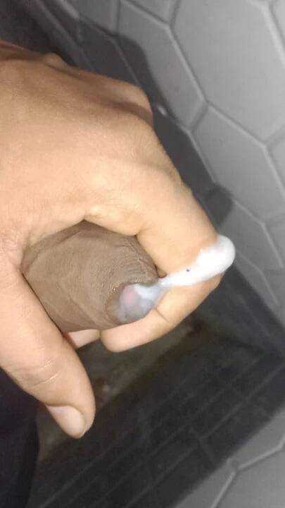 Primeira vez do garoto no banheiro