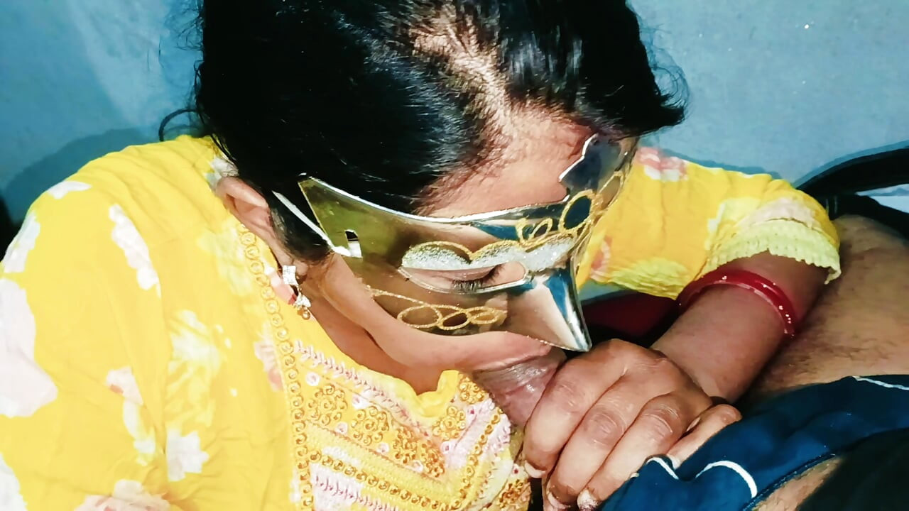 Liderlig neha bhabhi sutter nonstop stor pik for cumshot i munden alle kommer med beskidt talende hindi stemme