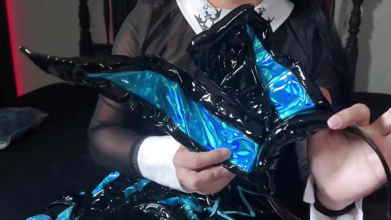 Unboxing | Mi Mejor Fan Me Regalo Un Super Cosplay De Mobbunny | Astarioth