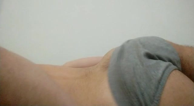 Andrej do pushups