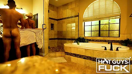 Roman Cain'in yarak oyunu: Molly Mae ile kalın itiş eyleminin bir tadı