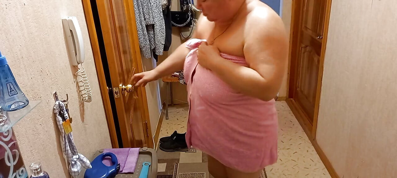 Doggy-style sex and blowjob to a courier