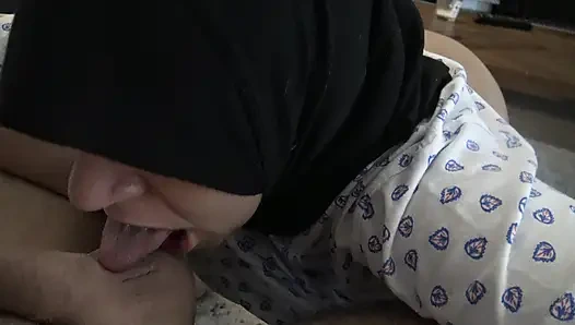 Echte stiefmutter sagt ihrem stiefsohn, sie zu ficken, während sie schwanger ist