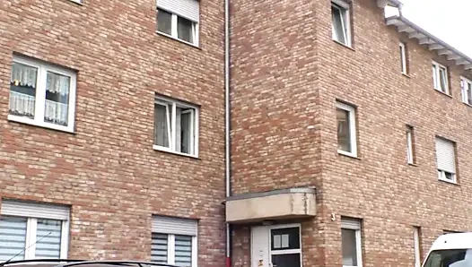 Olgun çift evde seks... Domaltarak sikişiyor