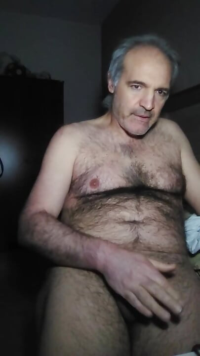 Ładna ręczna robota z spermą