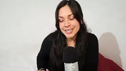 Asmr Kiss, aku menggigit dan membela telingamu
