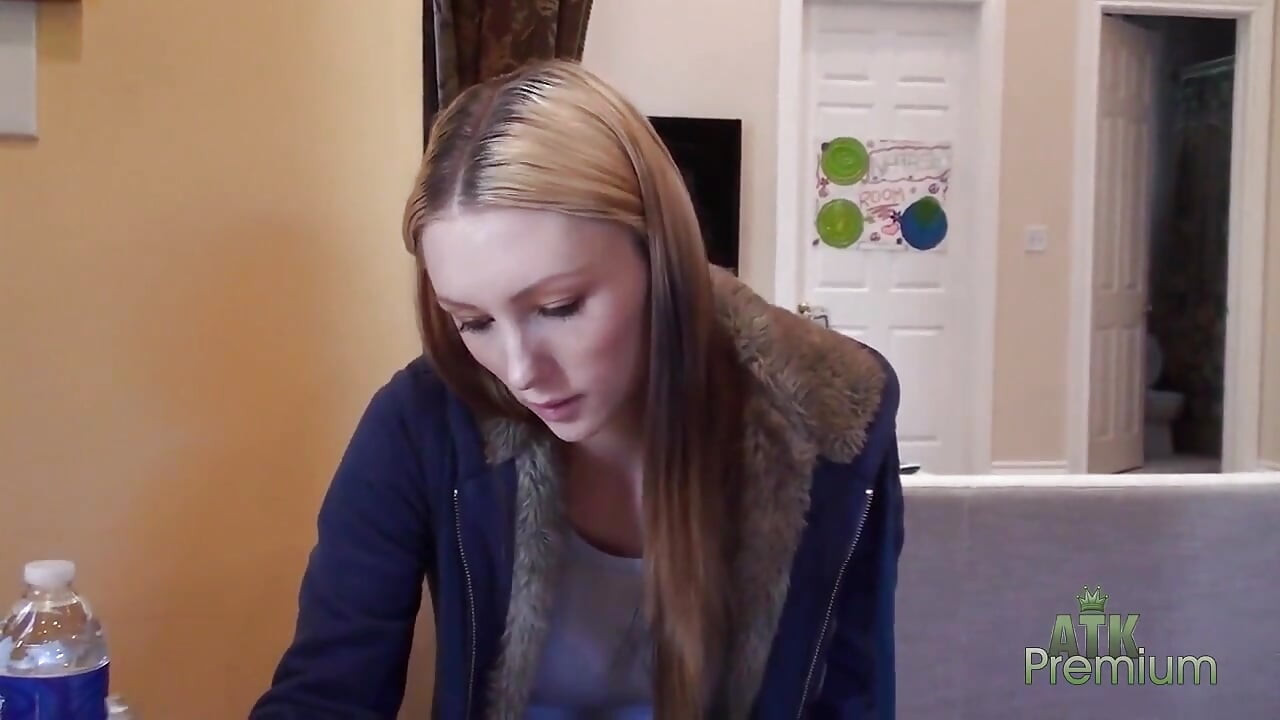 מאחורי הקלעים.