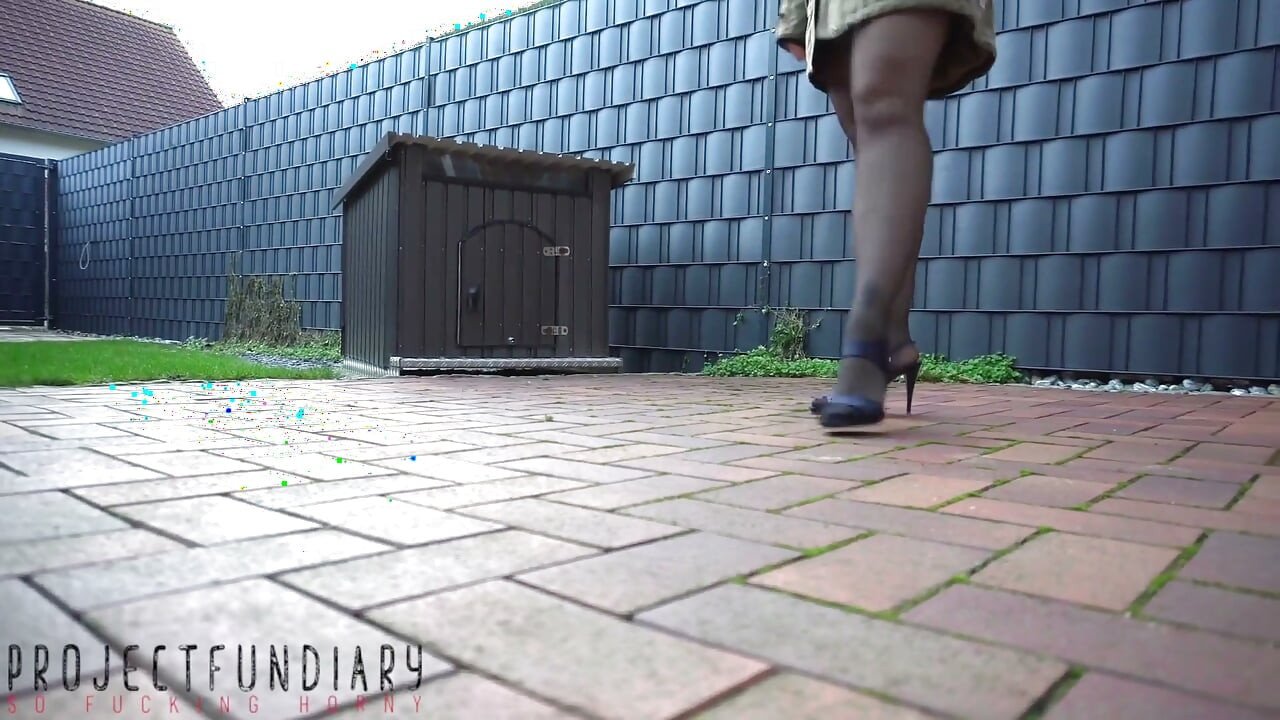 Secretary high heels footjob with dirty soles - projectfundiary