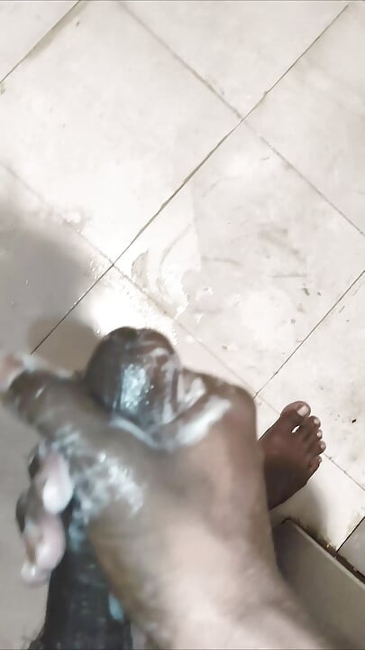 TS Azzy gjør selvfornøyelse Beste såpehåndjobb-onani på badet
