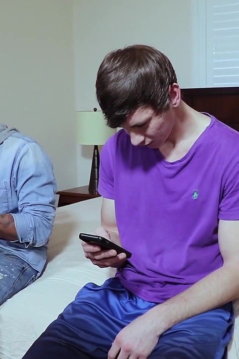 Azgın gençler düz bir yarak alıyor