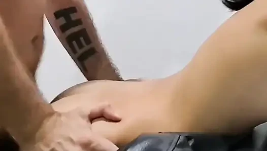 Asiatische stieftochter bedankt sich bei dir, blowjob und wird gefickt