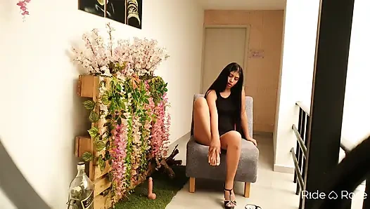 Он не большой, но в нем есть что-то об этом, что делает тебя зависимым