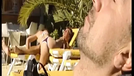 Pelacur sange nyepong kontol dan ngentot habis-habisan