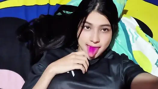 Komşum karısını gerçek ev yapımı paylaşmayı seviyor