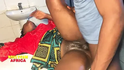 NGENTOT, WANITA INI BASAH BANGET, SUAMINYA LAGI ASIK