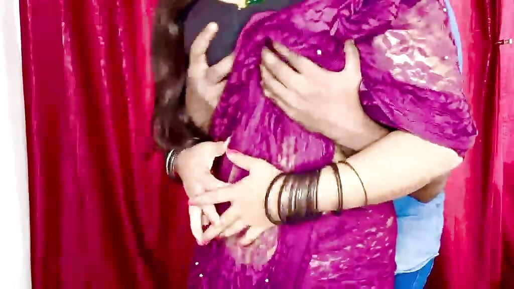 Big Boobs Wali Bhabhi Pados Wali Bhabhi Ko Aaj Choda Ghar Mein  Bula ke
